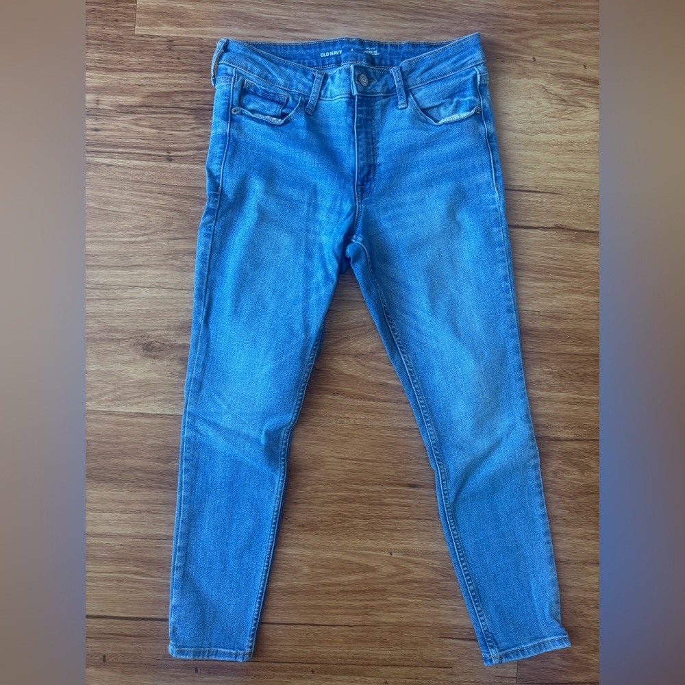 Old Navy Mid Rise Rockstar Super Skinny 8 Short